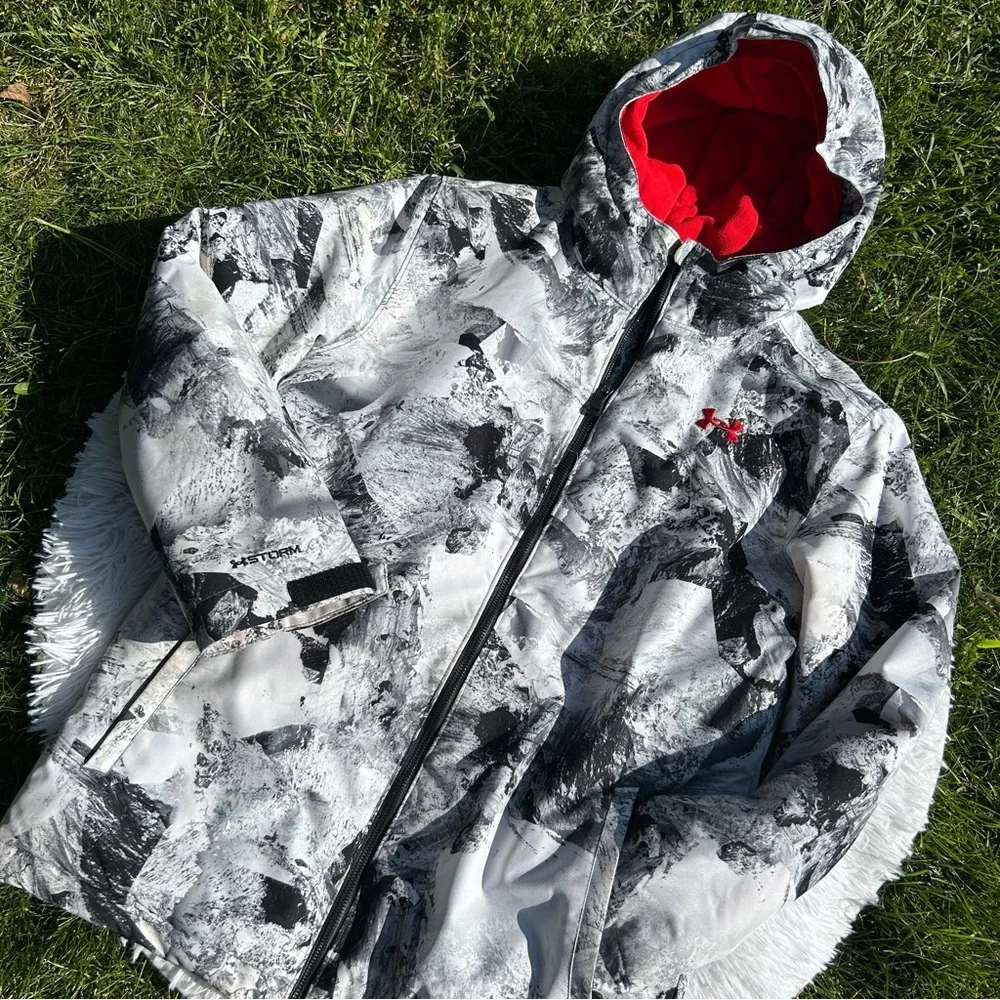 Under Armour UA Storm Winter Jacket Gray, Black, and White Camo Boys Size Large